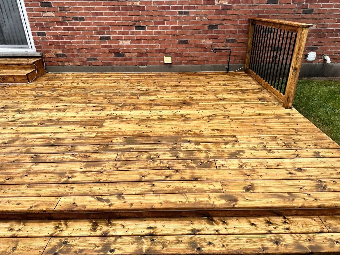 Deck Cleaning & Power Washing in Hamilton, Ontario - Deck Revitalize